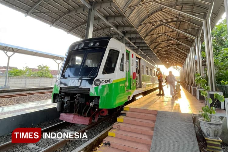 Commuter Line Jadi Transportasi Alternatif  Pemudik, Catat Peningkatan Penumpang