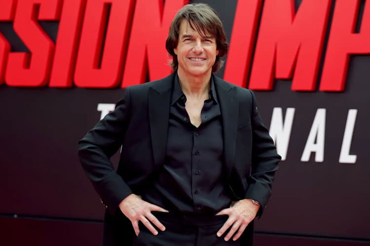 Wow, Tom Cruise Terima Oscar Kehormatan