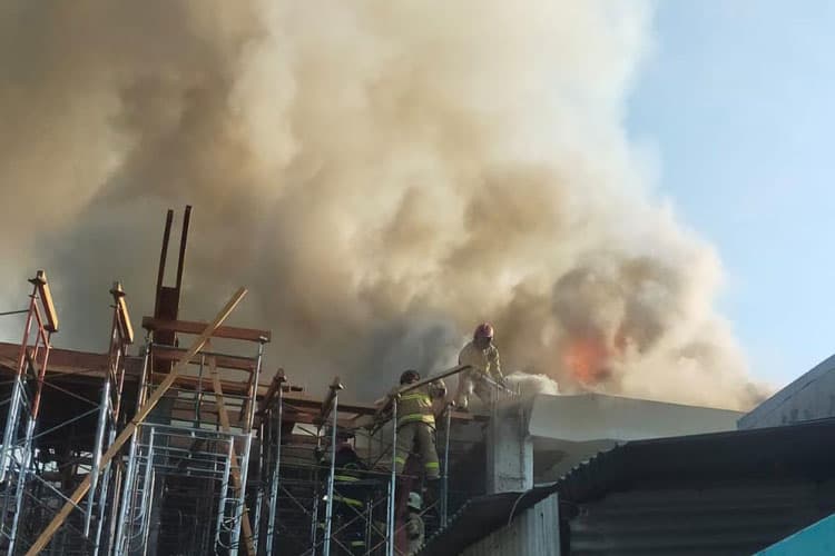 Rumah Kos di Sidosermo Terbakar, Diduga Konsleting Listrik