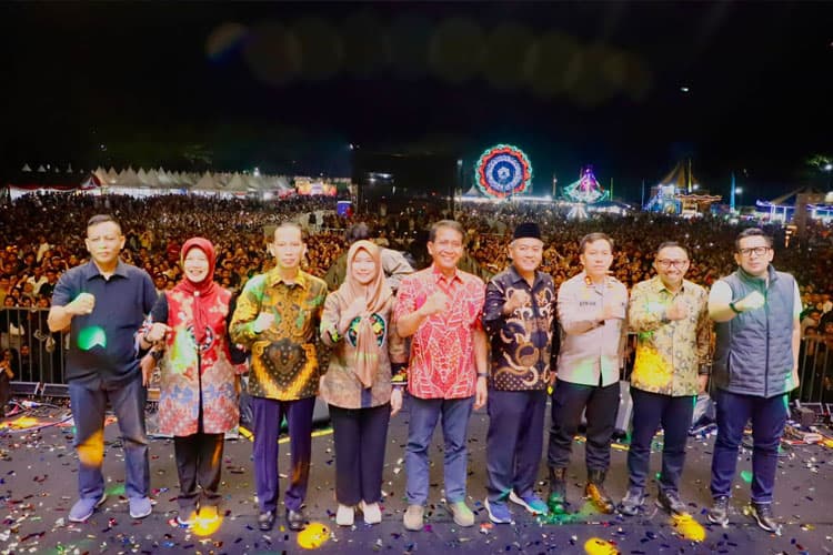 Sediakan Rumah Curhat bagi Masyarakat, DPRD Jatim Luncurkan Platform ‘CUAN’ di Ajang Pasar Rakyat