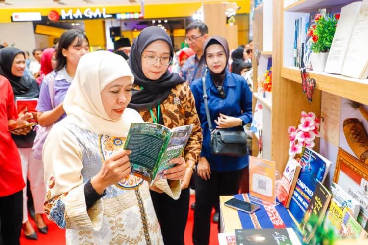 Hidupkan Literasi, Insan Pendidikan se-Jatim Kompak Luncurkan 1.580 Karya Buku