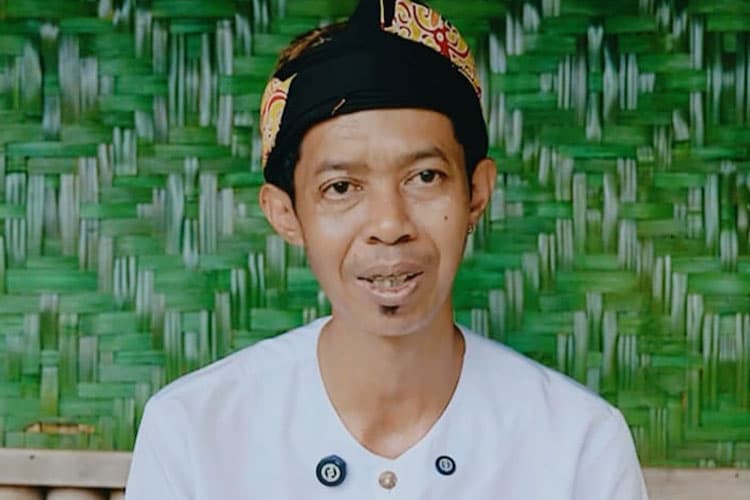 Profil Firman Khabibi, Pegiat Adat Kampung Kuta Ciamis yang Masuk Kandidat KDM Award 2025