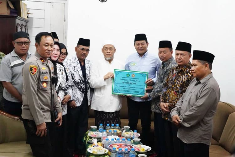 Pemkab Sidoarjo Salurkan Bantuan Rp1,385 Miliar untuk Pesantren Al Khoziny Pasca Bangunan Ambruk