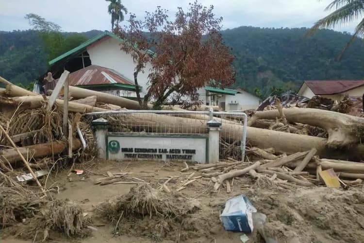 41 Puskesmas dan Polindes di Aceh Timur Rusak Diterjang Banjir, Layanan Kesehatan Dialihkan