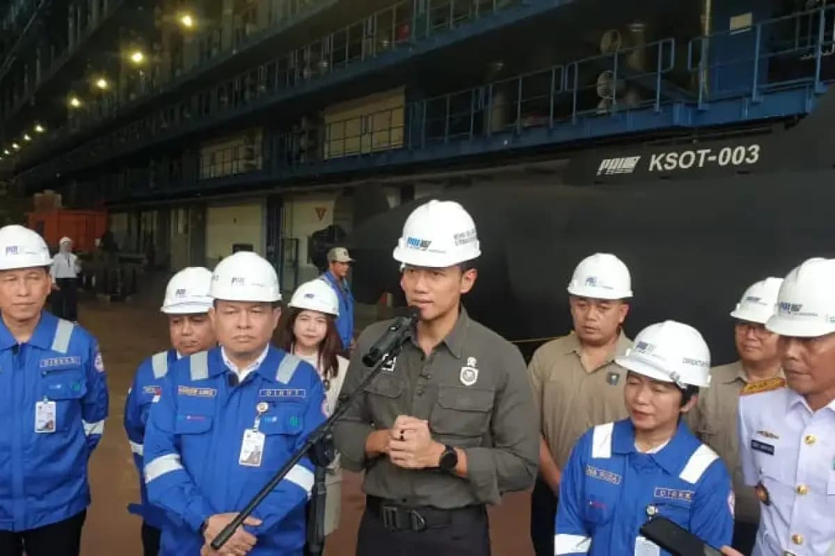 Kunjungi PT PAL Indonesia, Menko AHY Targetkan Blueprint Giant Sea Wall Rampung 2027